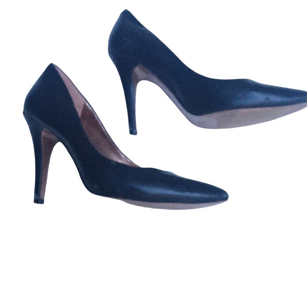 BCBG Cielo Leather Pumps 6 - Picture 3 of 5